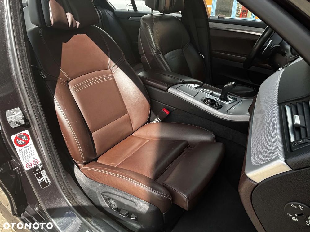 BMW Seria 5 M550d xDrive - 39