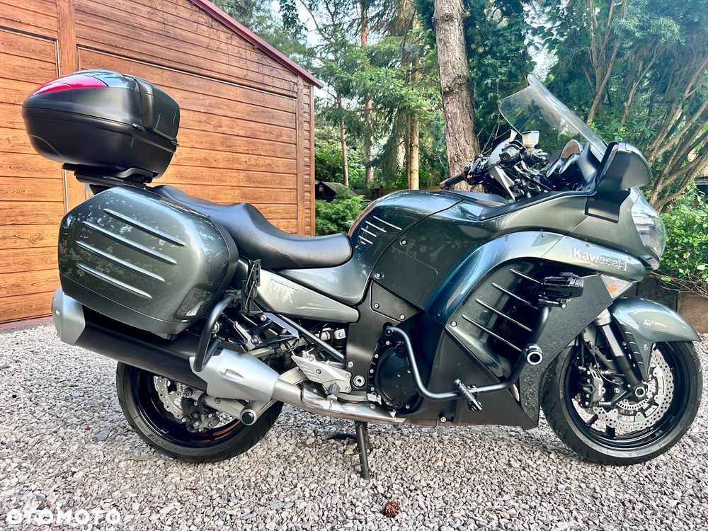 Kawasaki GTR - 3
