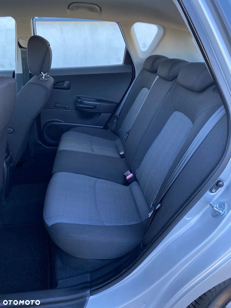 Kia Ceed 1.4 CVVT Attract - 26