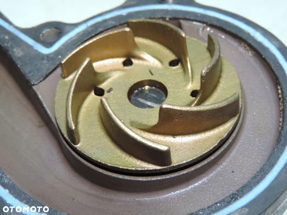 POMPA WODY FORD FOCUS MK2 1.6 16V - 5