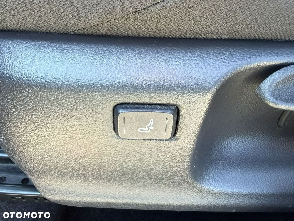 Toyota Corolla Cross 2.0 Hybrid Comfort - 12