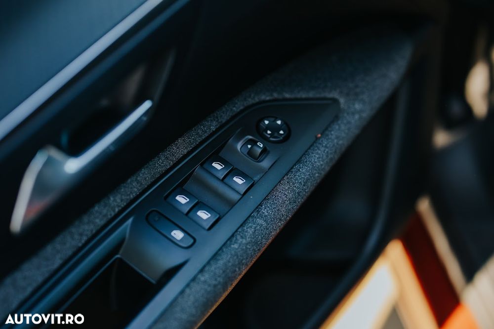 Peugeot 3008 PureTech 130 Stop & Start GPF EAT8 Allure - 14