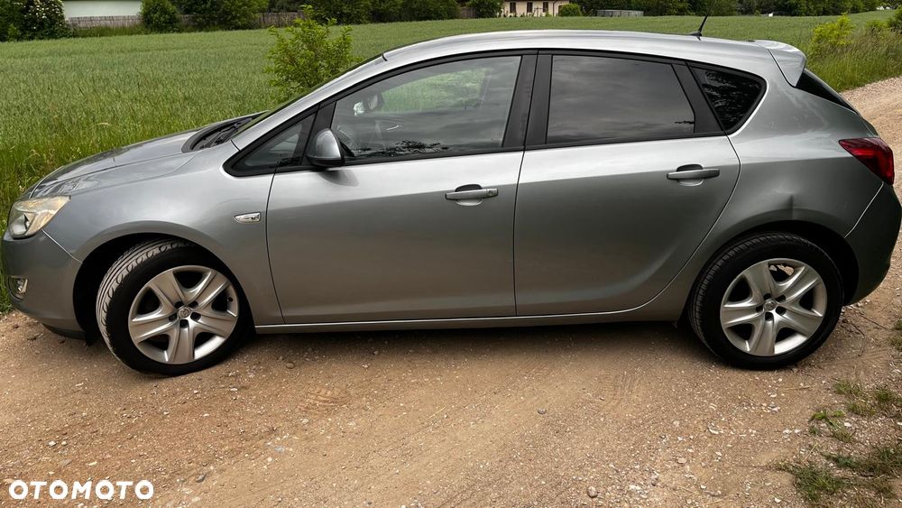 Opel Astra 1.6 - 17