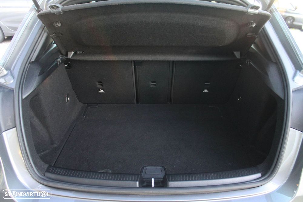 Mercedes-Benz A 180 d Style Plus Aut. - 30