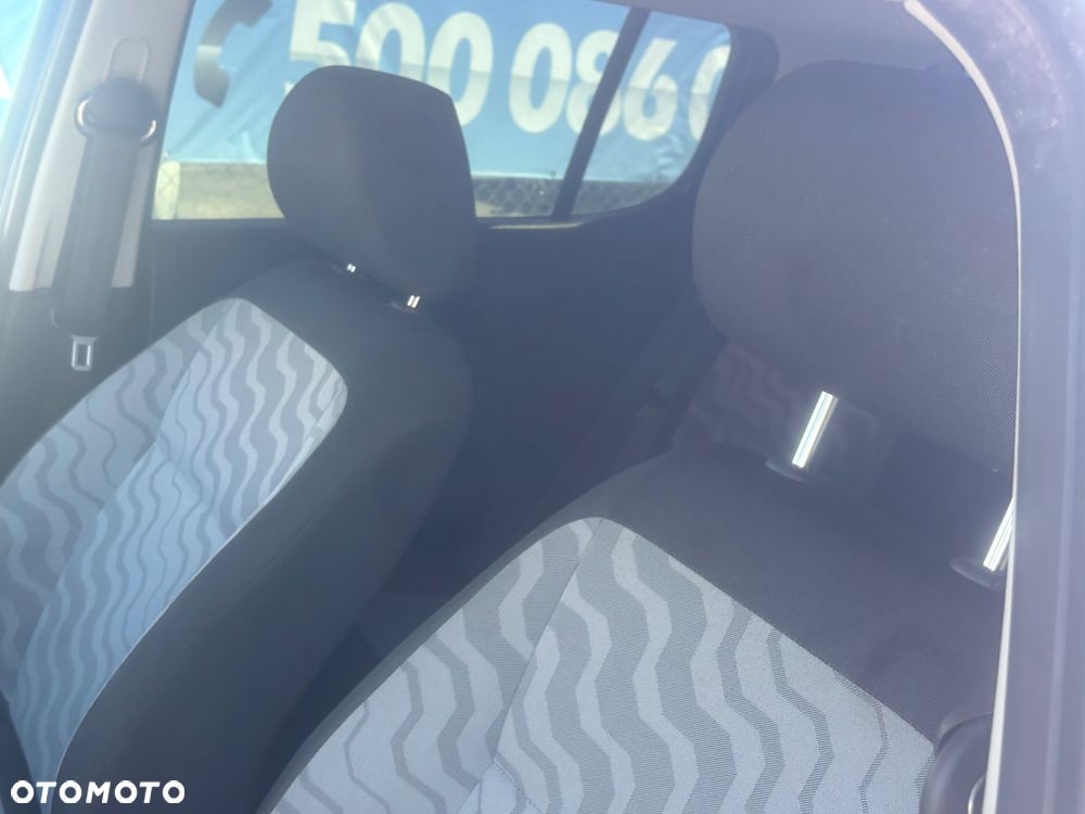 Skoda Fabia 1.2 HTP STYLE EDITION - 16