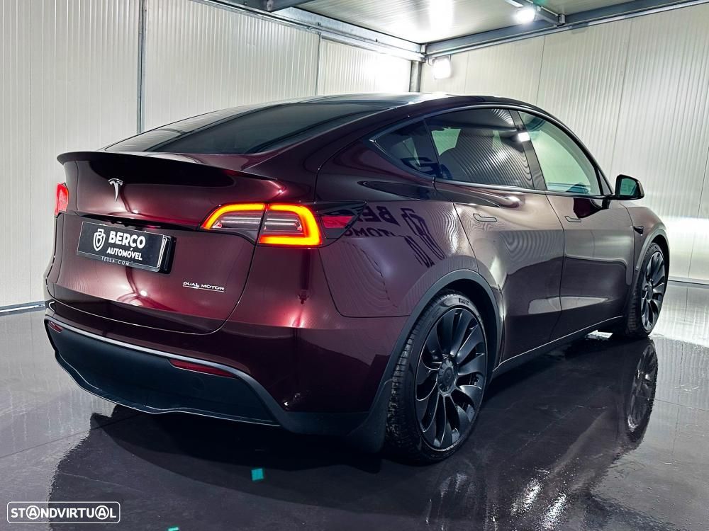 Tesla Model Y 2023 photo 4