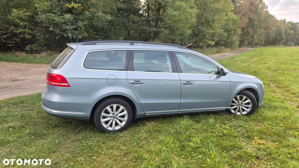 Volkswagen Passat - 4