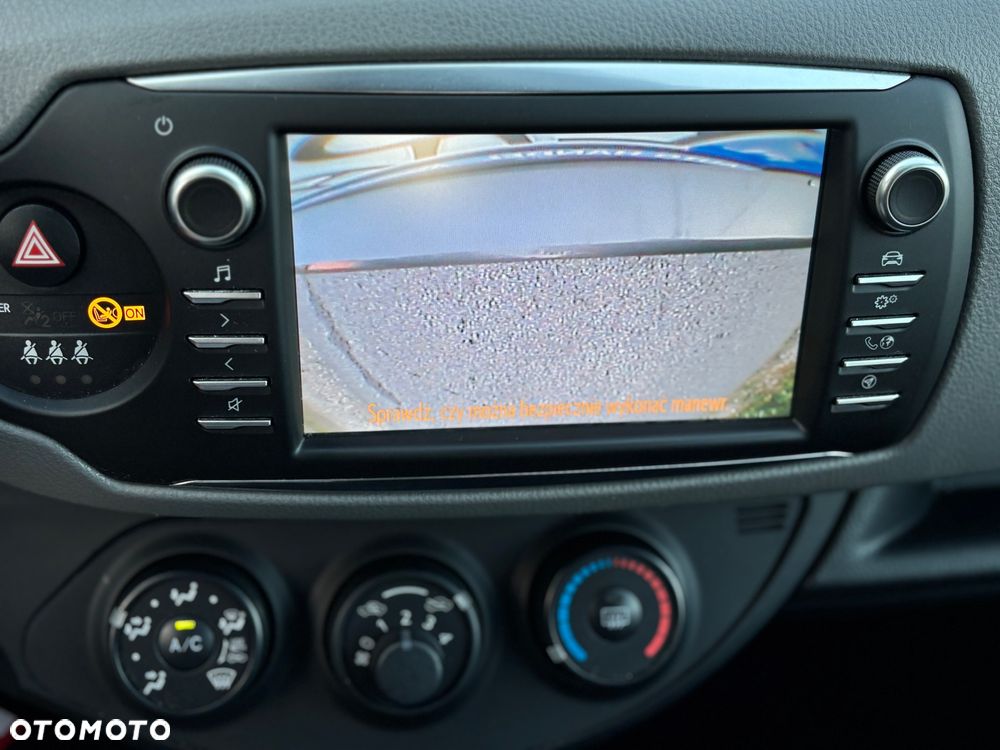 Toyota Yaris 1.5 Premium - 17