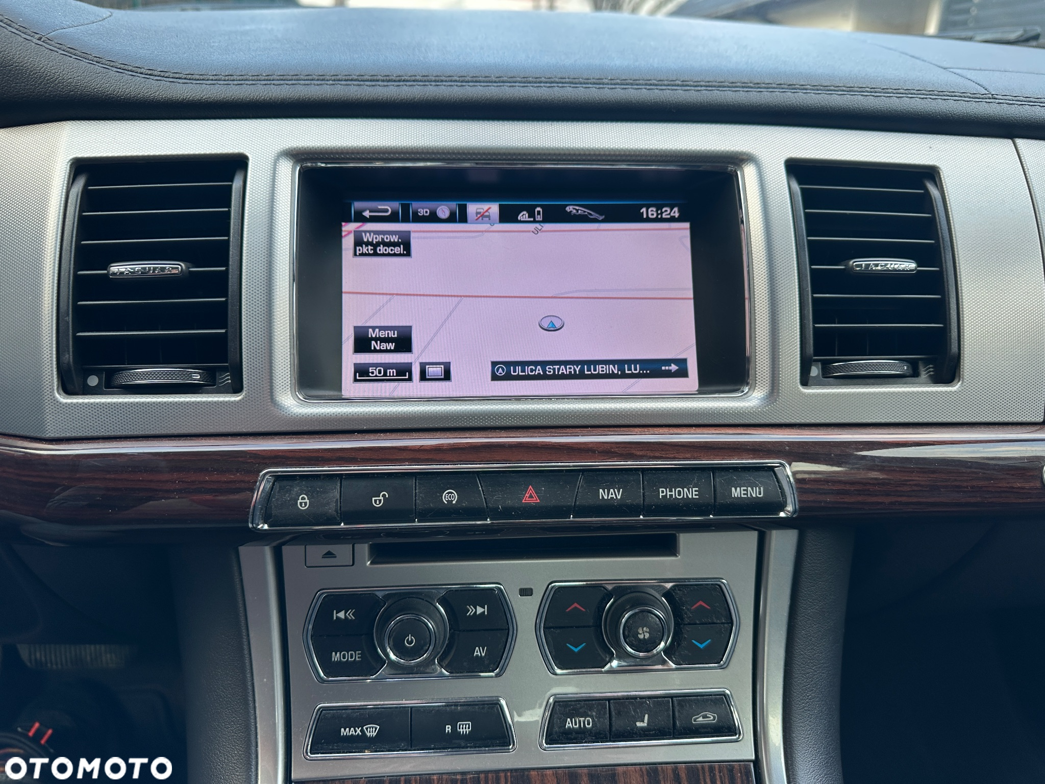Jaguar XF 2.2 D Premium Luxury - 27