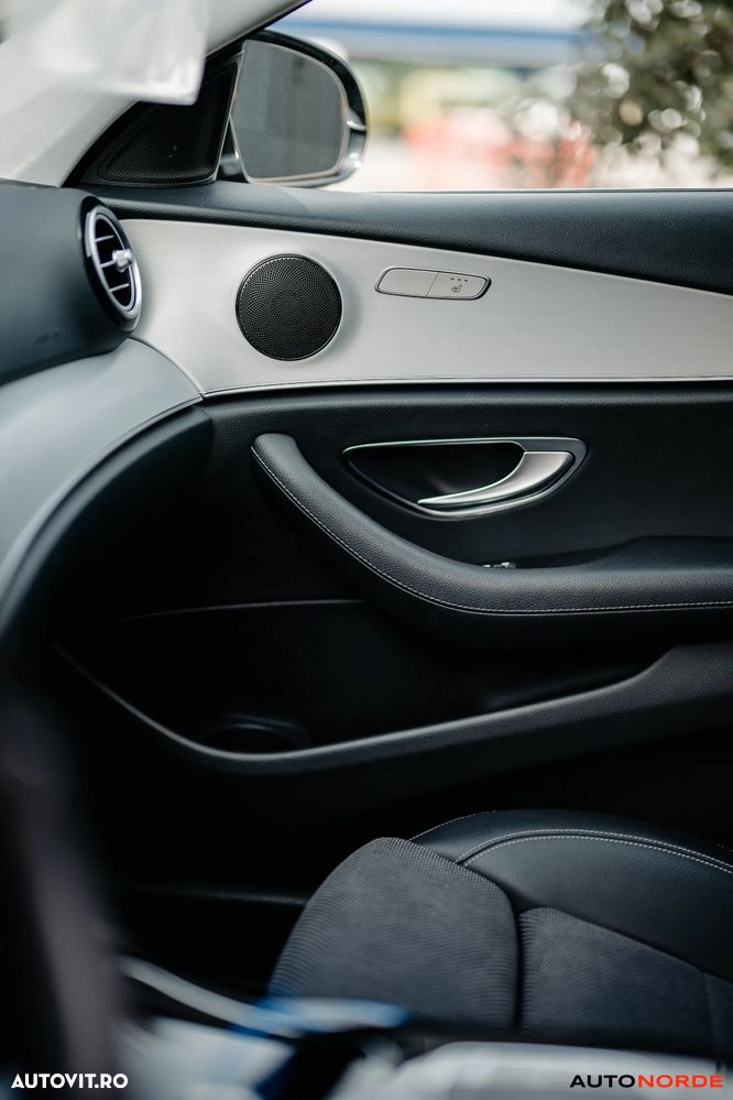 Mercedes-Benz E 300 de 9G-TRONIC AMG Line - 16