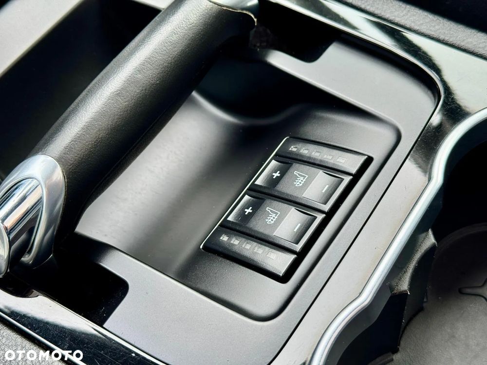 Ford S-Max 2.0 TDCi DPF Titanium X - 29