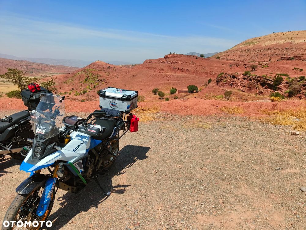 Suzuki V-STROM - 10