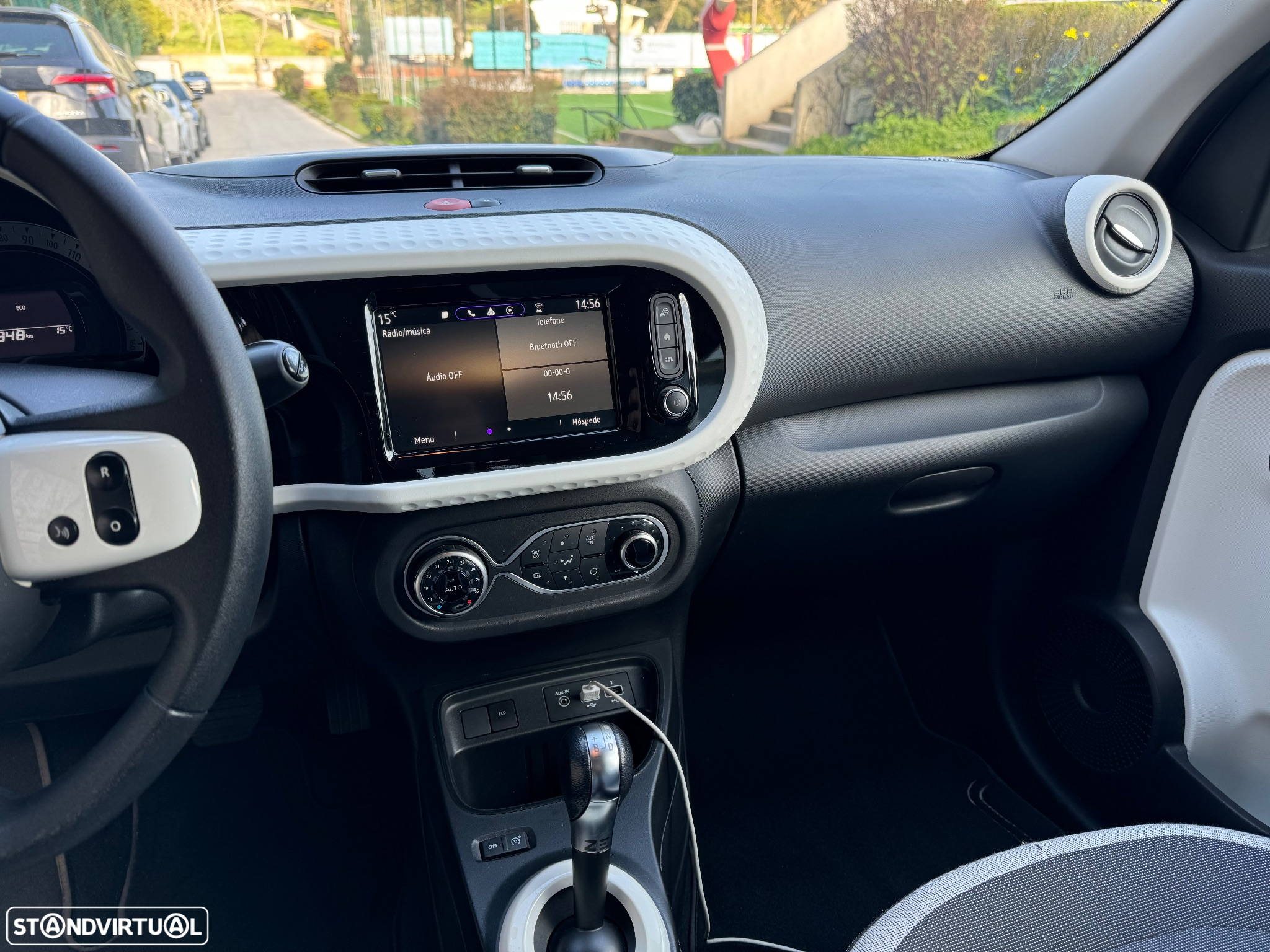 Renault Twingo Z.E. 22 Intens - 12