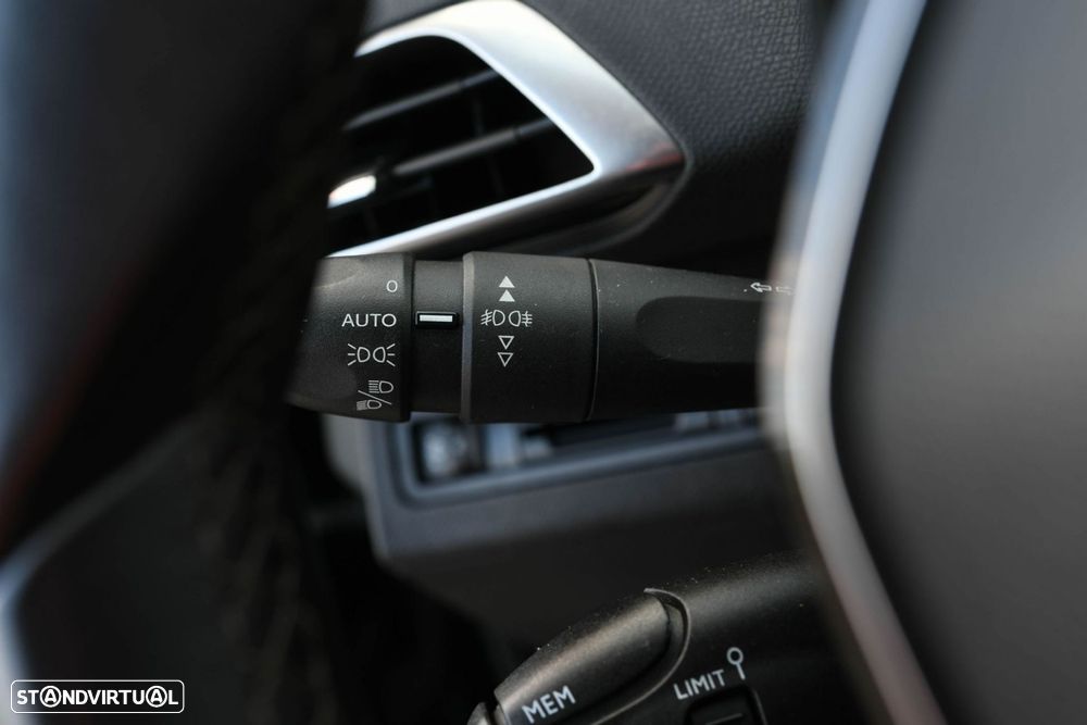 Peugeot 3008 1.5 BlueHDi Active - 38