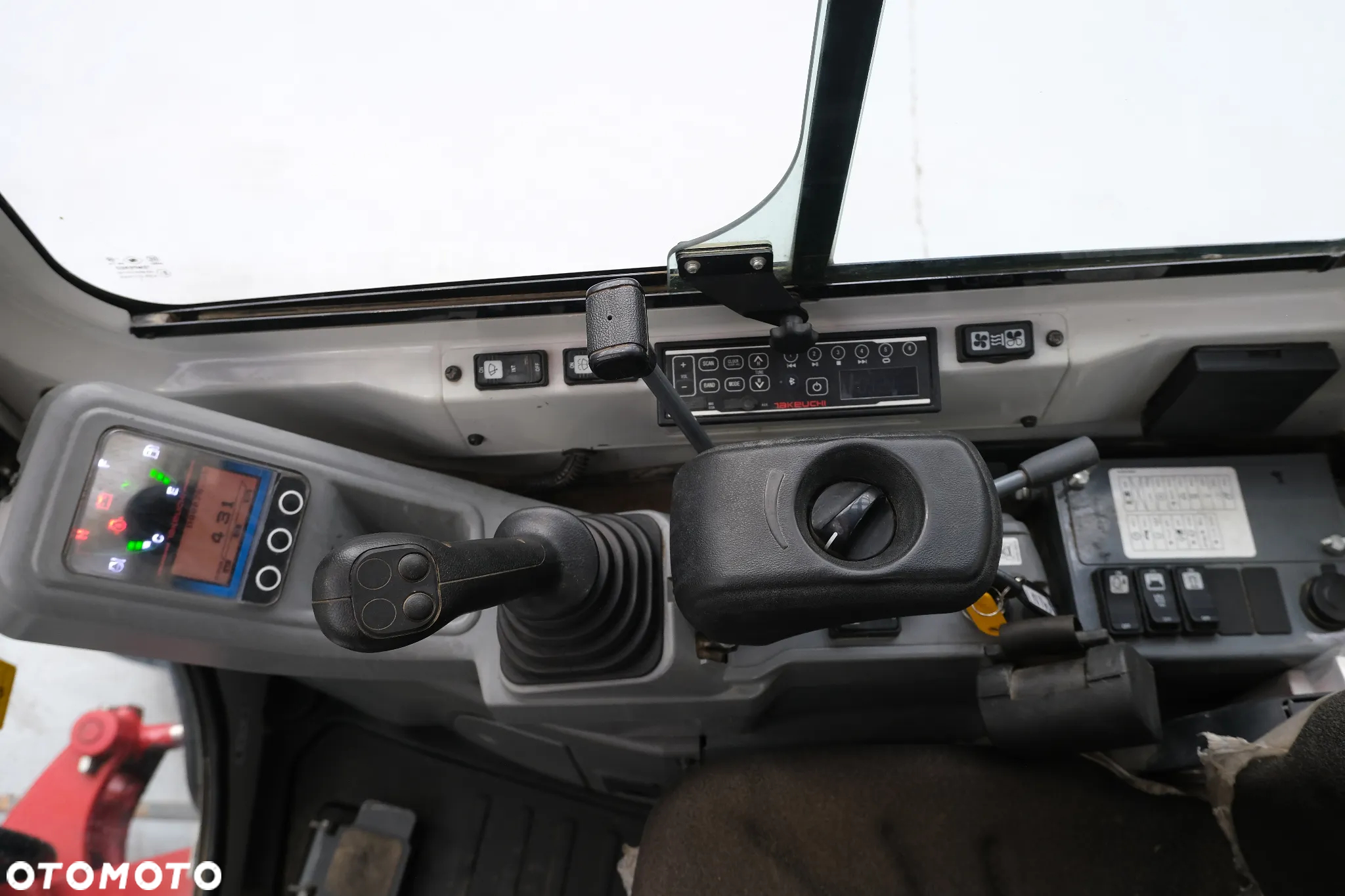 Takeuchi TB225 - 7