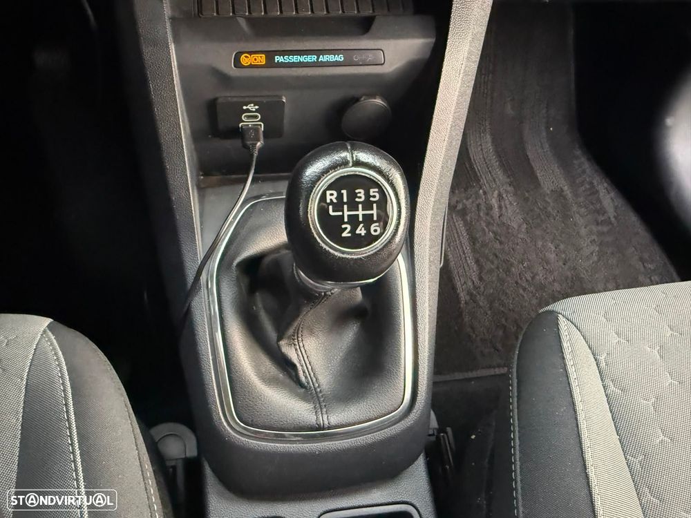 Ford Tourneo Courier 1.0 EcoBoost Titanium - 32