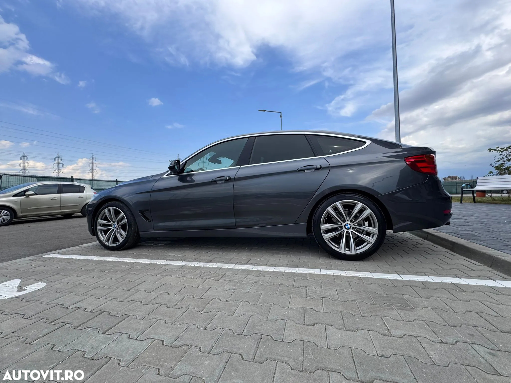 BMW Seria 3 320d xDrive Aut. - 9