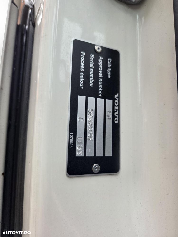 Volvo FH500, 2019, 640.248km, Automata, 2 rezervoare 1.175l, FRIGIDER, AER CONDITIONAT STATIONARE, balon puntea fata, aeropachet, rulata doar in GERMANIA, Carte identitate RAR, posibilitate leasing 3 ani-PROMOTIE 38.900 EUR+Tva - 38