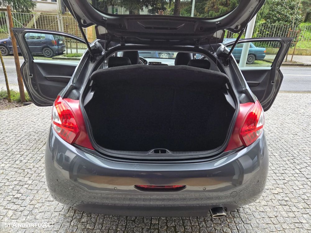 Peugeot 208 1.6 e-HDi Allure - 14