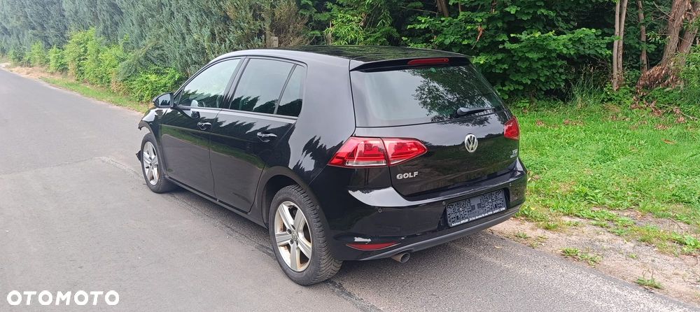 Volkswagen Golf - 2