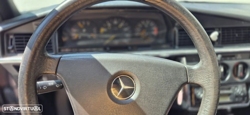 Mercedes-Benz W201 (1982-1993) 190 D 2.0 - 9