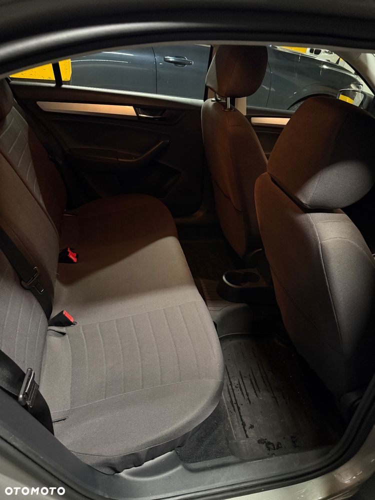 Skoda RAPID 1.0 TSI Ambition - 15