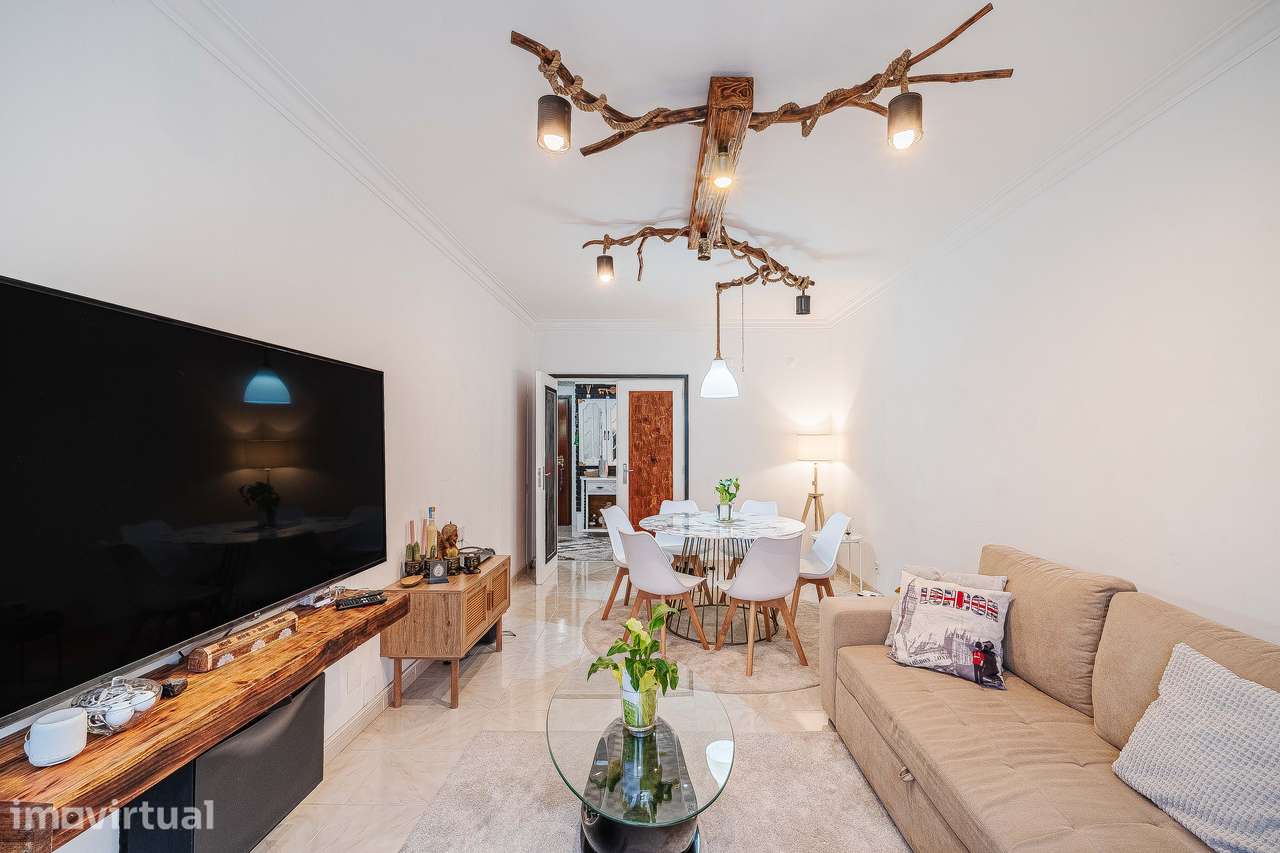 Apartamento T2 Remodelado | Tapada das Mercês - Grande imagem: 4/46