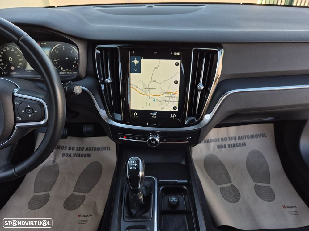 Volvo V60 2.0 D3 Momentum Plus - 30
