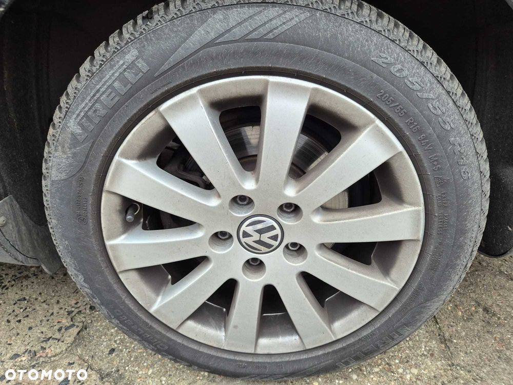 Volkswagen Passat - 13
