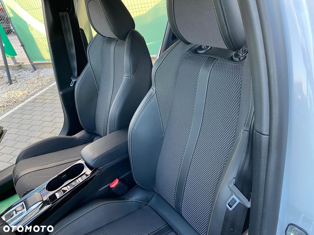 Peugeot 2008 PureTech 130 EAT8 GT Pack - 11