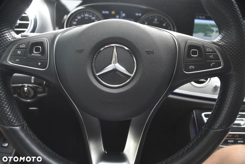 Mercedes-Benz Klasa E 220 d 9G-TRONIC Exclusive - 22