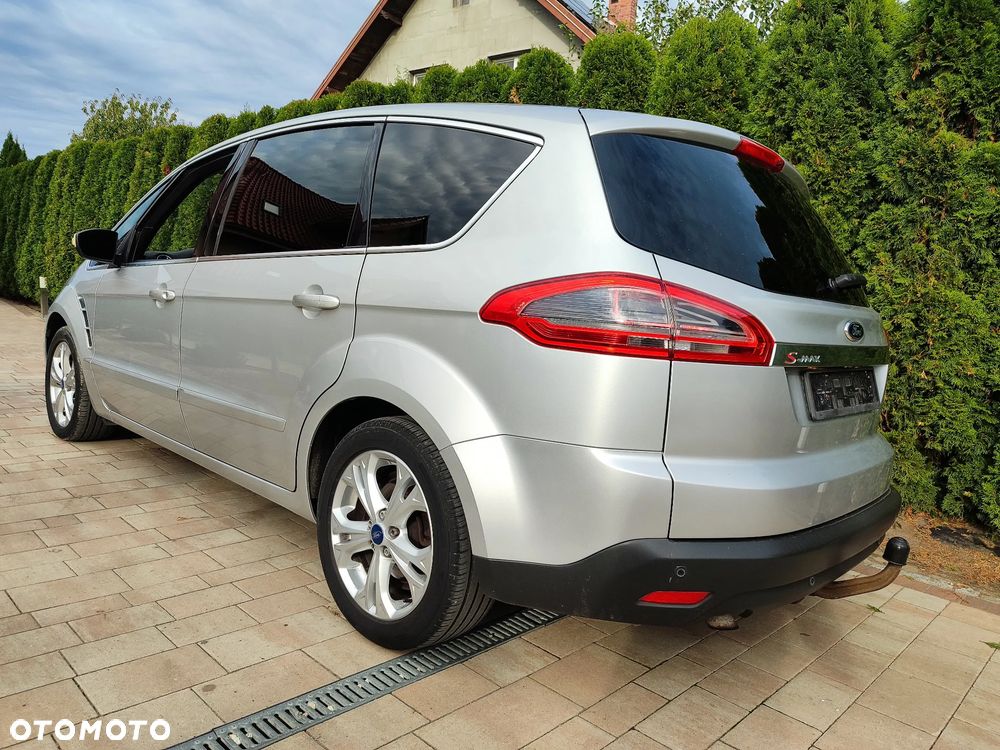 Ford S-Max - 11