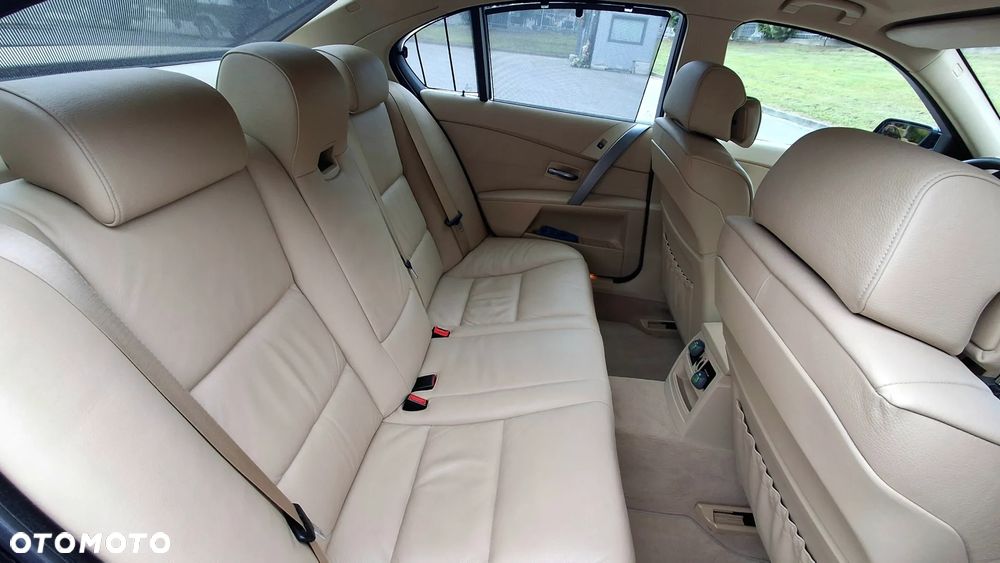 BMW Seria 5 530i - 16
