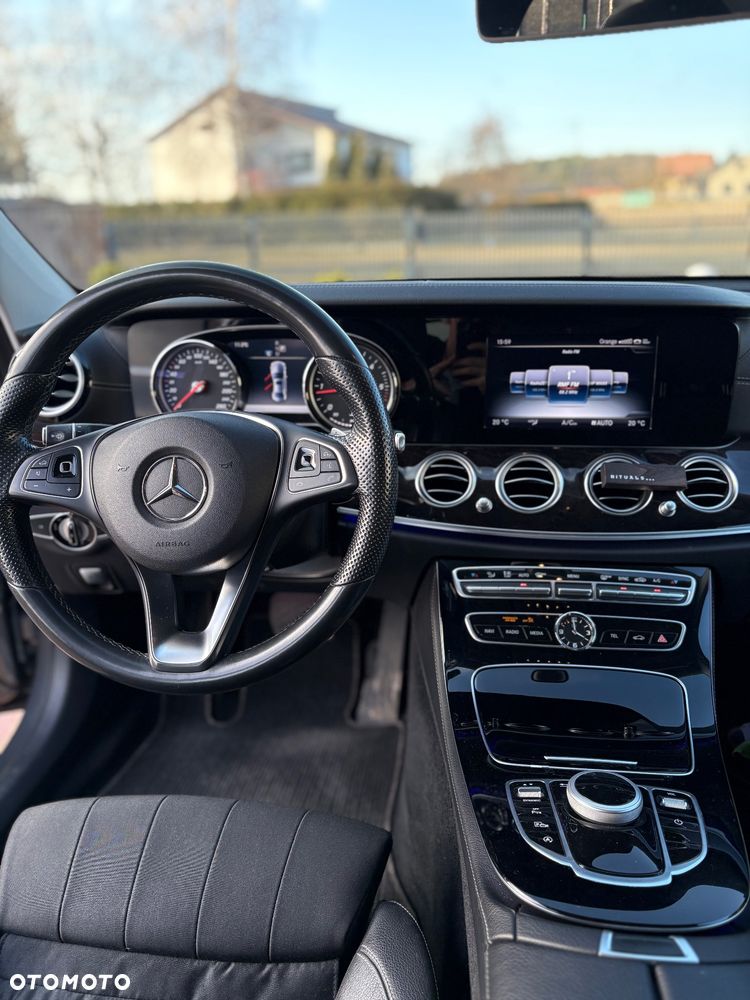 Mercedes-Benz Klasa E 220 d 9G-TRONIC - 13