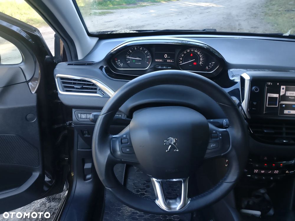 Peugeot 208 - 17