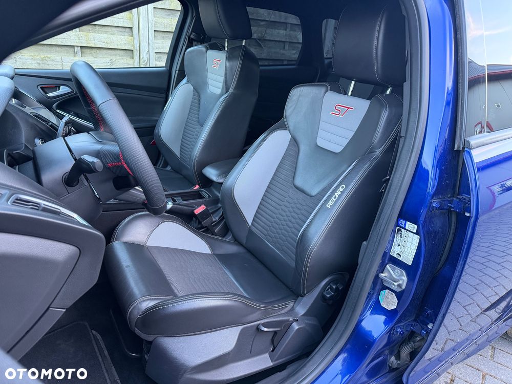 Ford Focus ST - 17