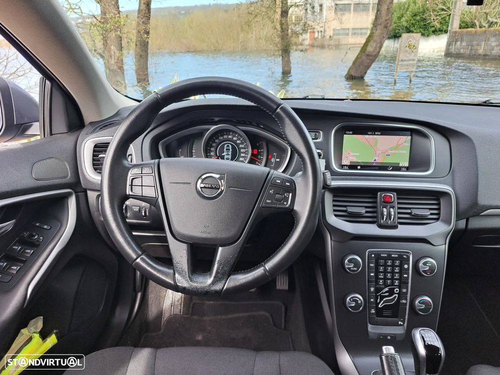 Volvo V40 D2 Kinetic - 20