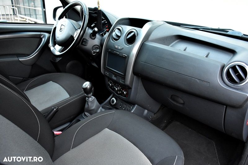 Dacia Duster dCi 110 FAP 4x4 Blackshadow - 14