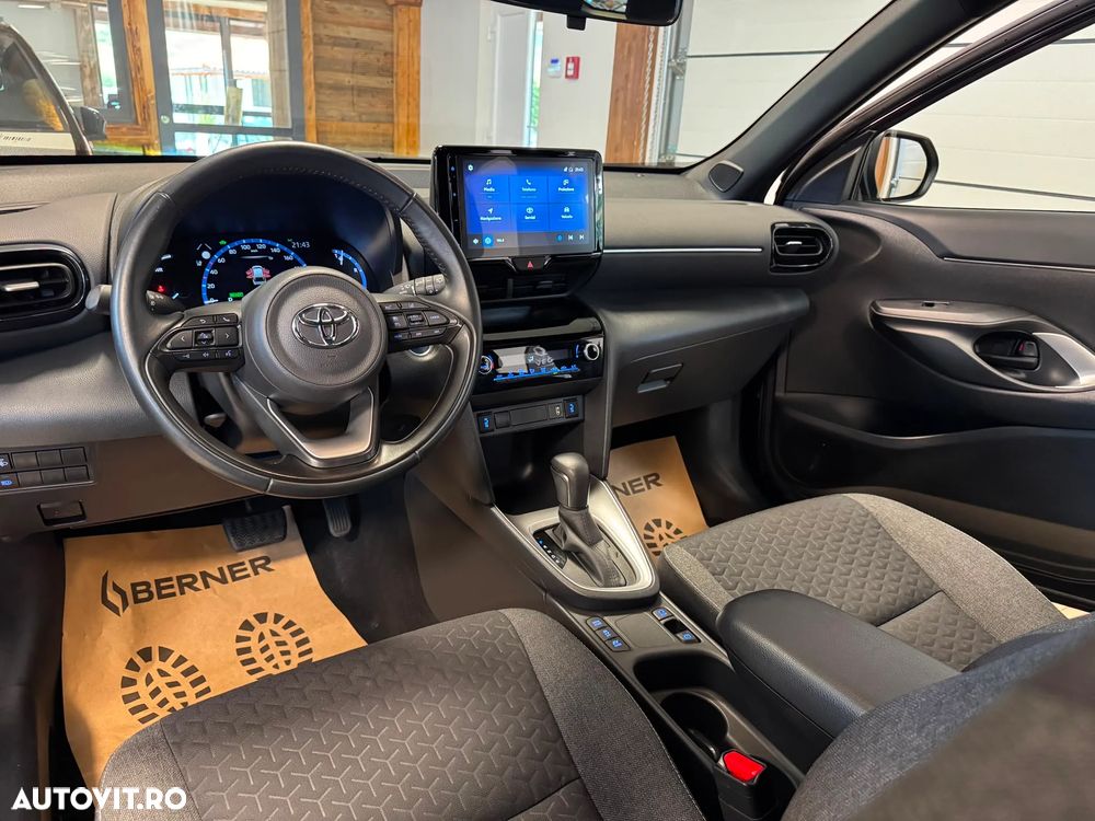 Toyota Yaris Cross 130 1.5 VVT-i Team Deutschland - 13