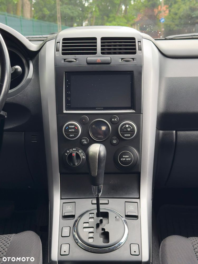 Suzuki Grand Vitara 2.4 Premium EU5 - 11