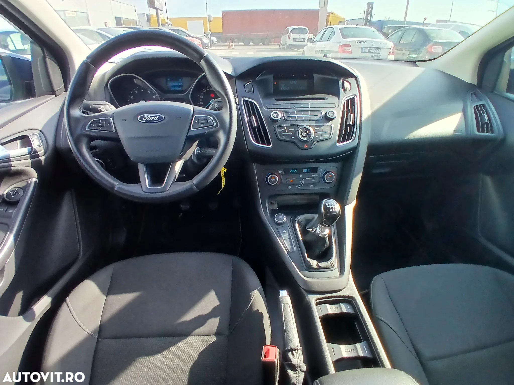 Ford Focus 1.0 EcoBoost Trend - 6