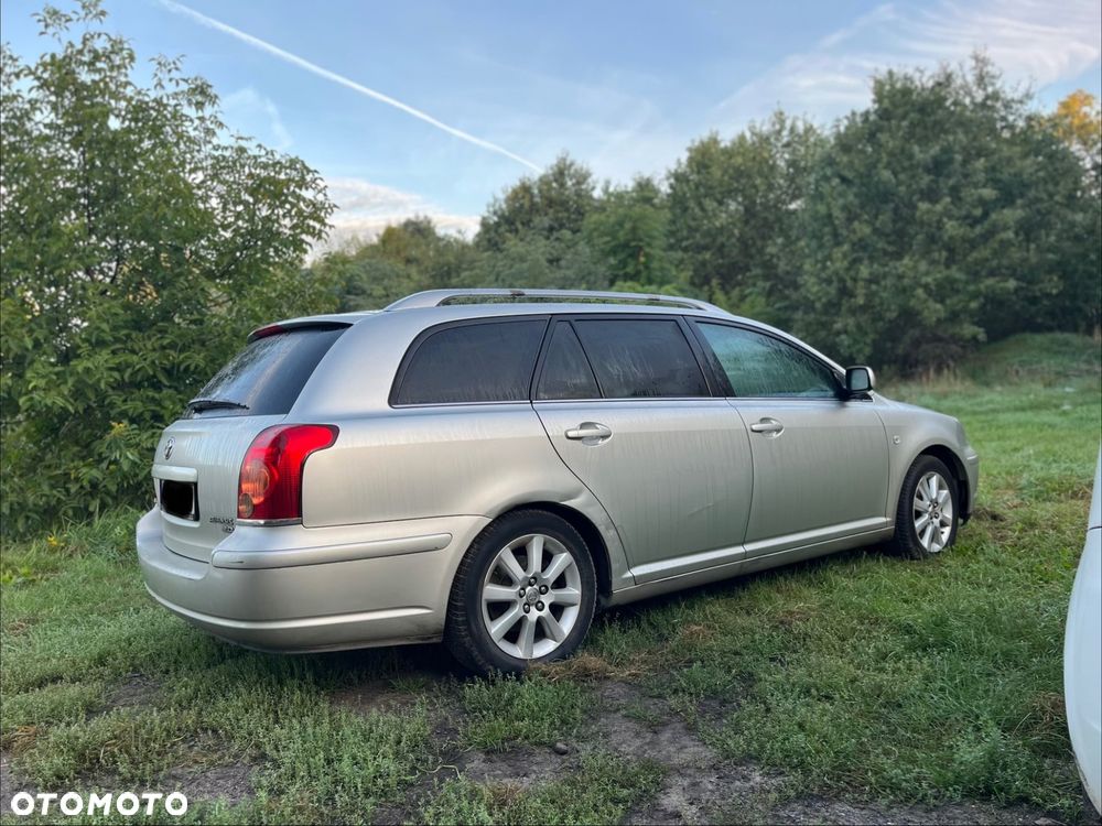 Toyota Avensis - 4