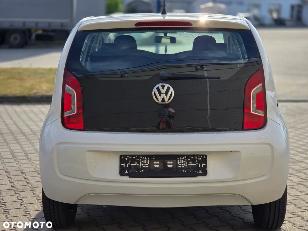 Volkswagen up! move - 5