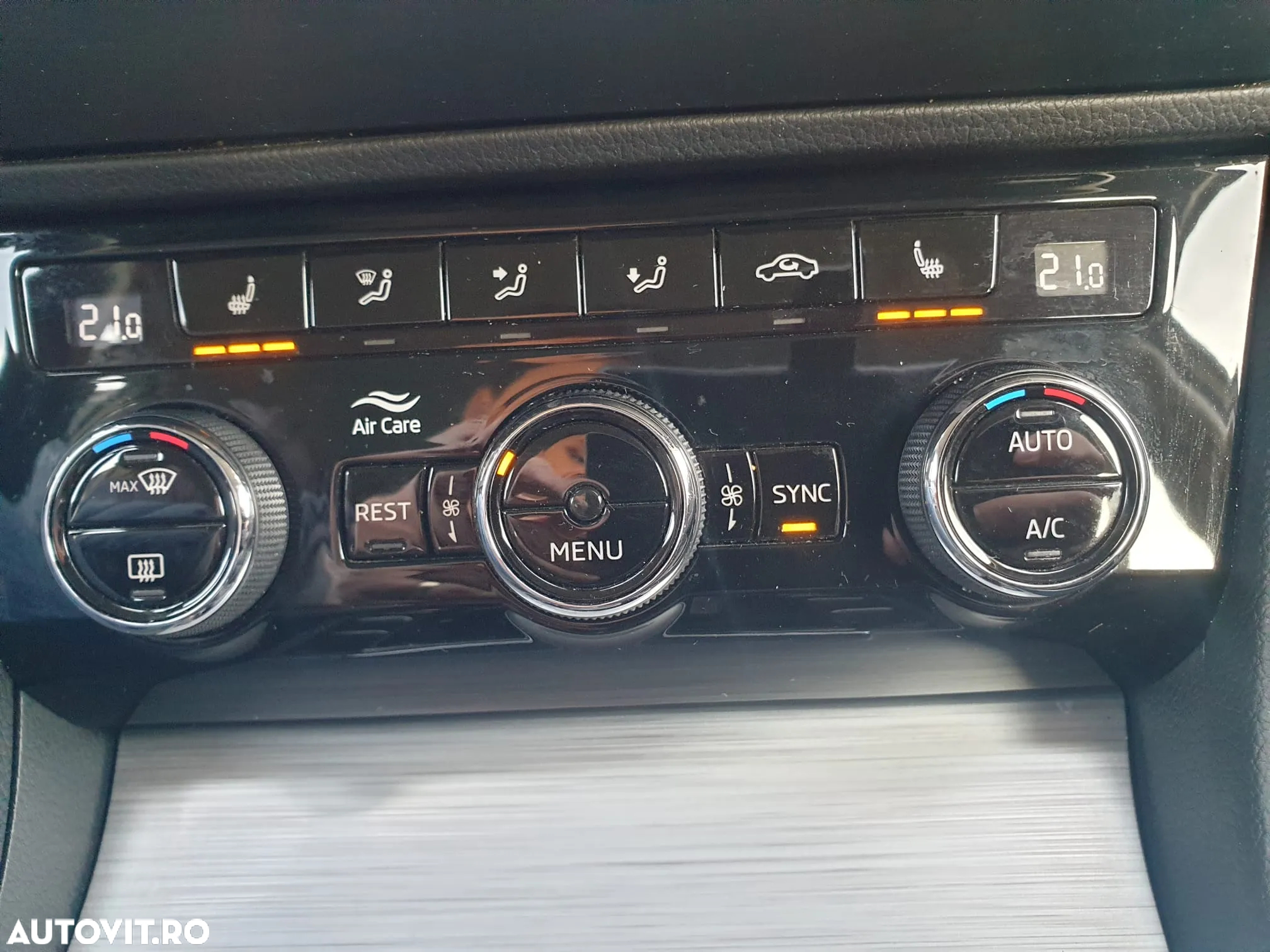 Skoda Superb 2.0 TDI DSG Ambition - 22