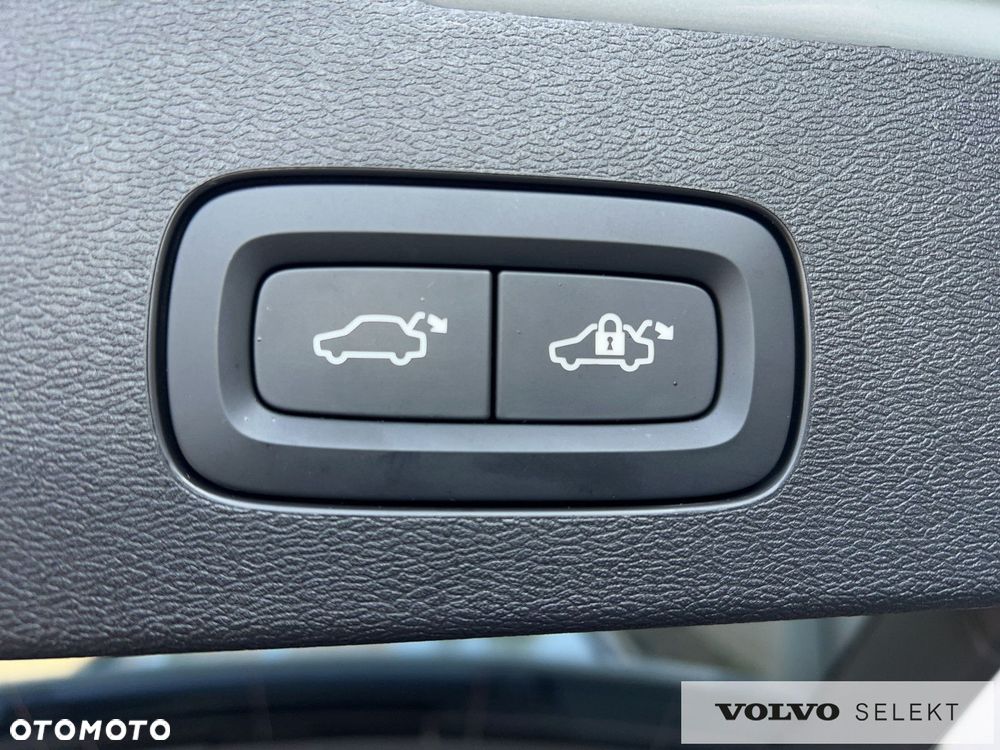Volvo V60 B4 B Plus Dark - 24