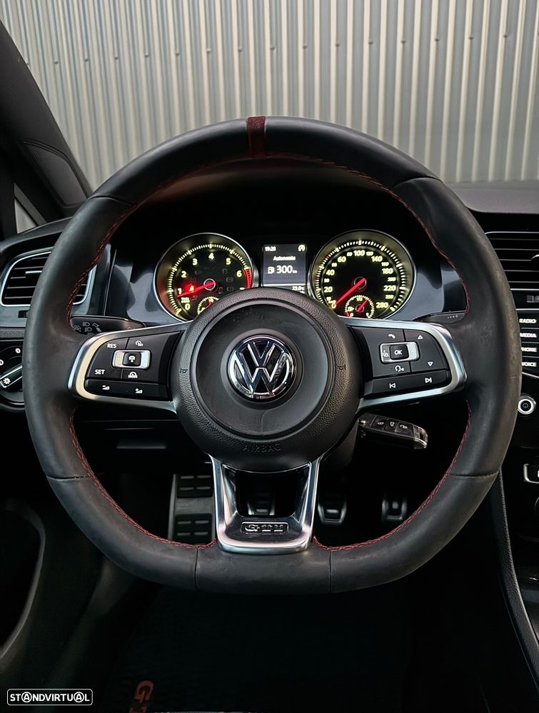 VW Golf 2.0 TSi GTi Performance - 28