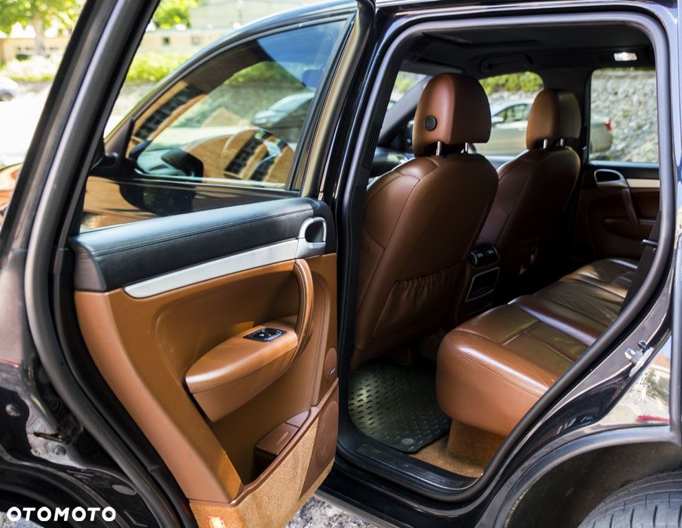 Porsche Cayenne - 11