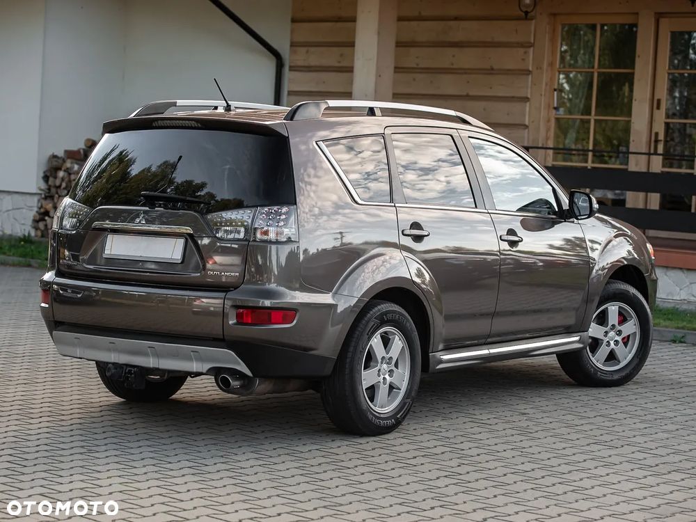 Mitsubishi Outlander - 13