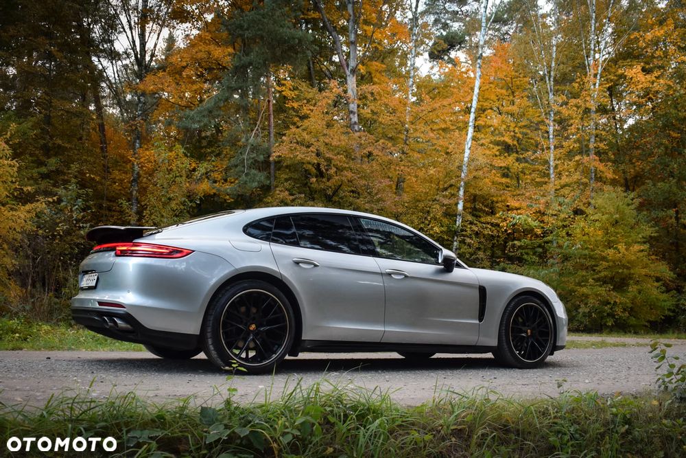 Porsche Panamera - 8