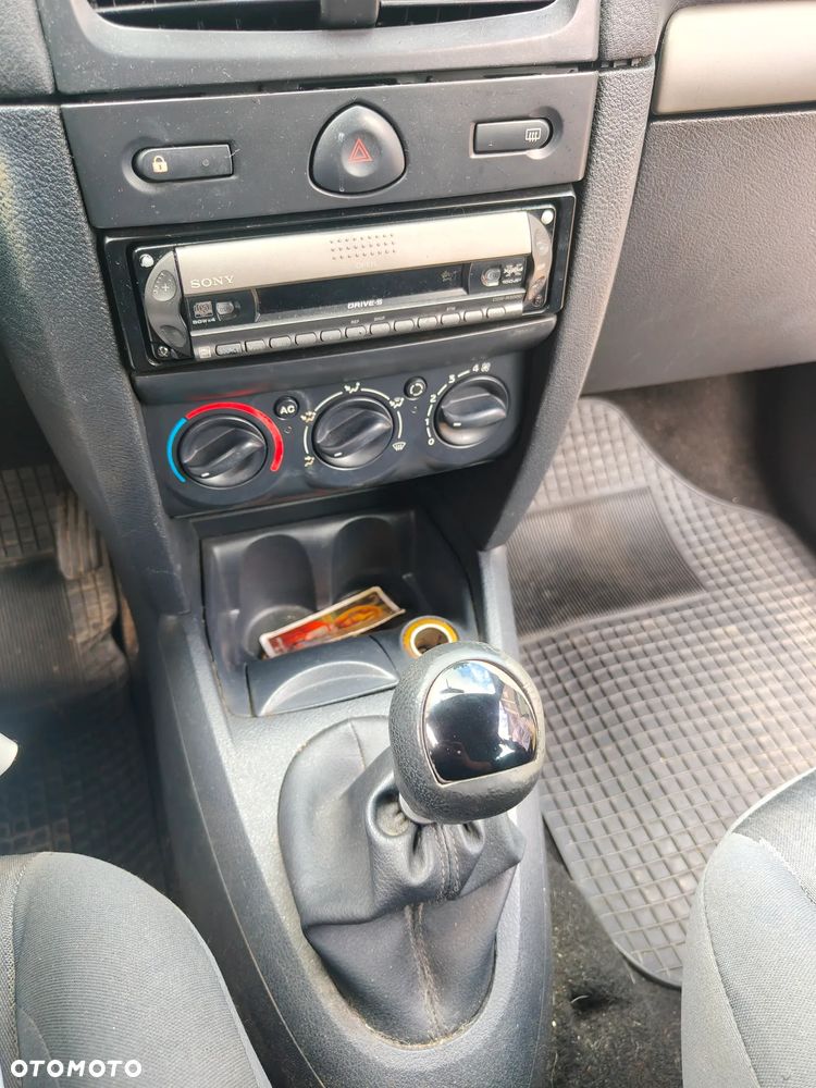 Renault Clio - 13